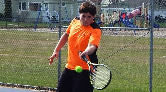 A Tennis Rivalry Escanaba Outlasts Gladstone Rrn Sports The Source For Sports In Michigans 8400